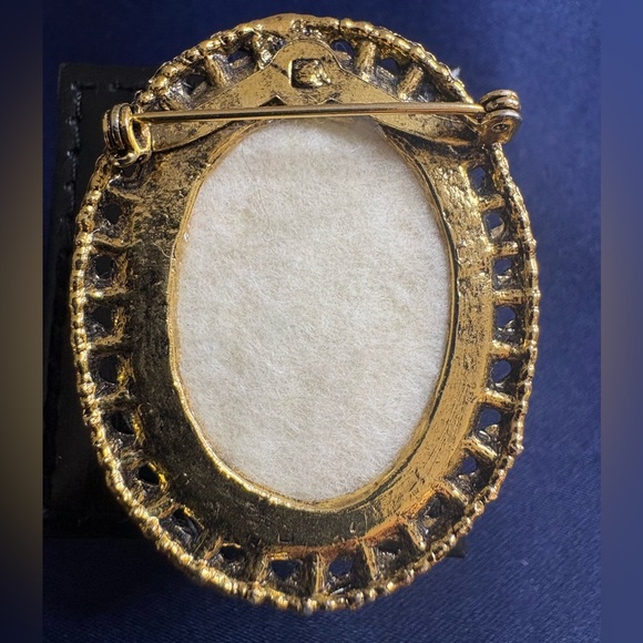 Brooch or Pendant*Vintage Floral Gold-Tone Filigree 1960s - 1970s - Picture 3 of 7